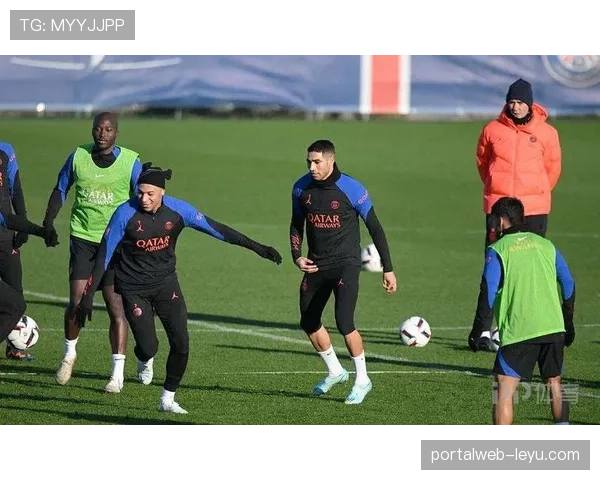 阿什拉夫重返首发，球队状态回暖引关注