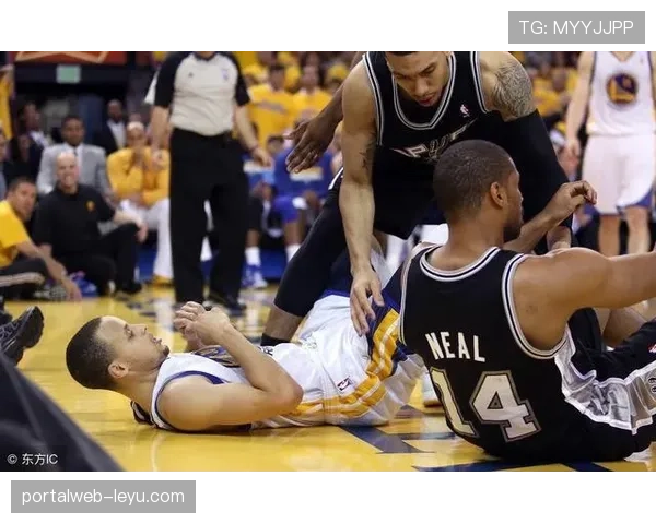 抱人犯规判罚为何常被忽视？裁判标准全解析