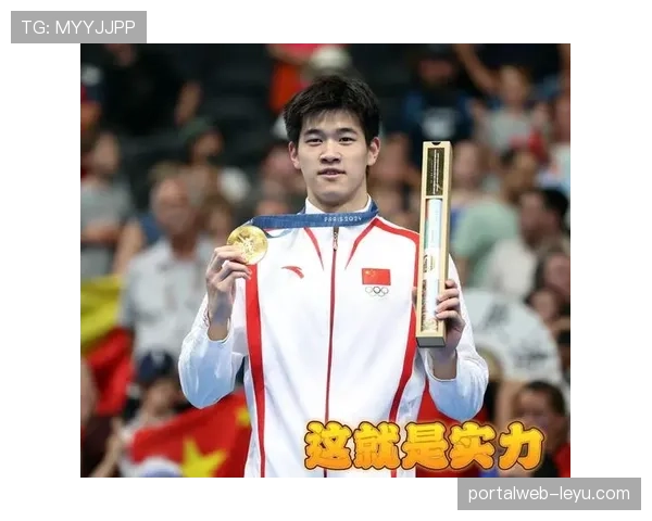 潘展乐家里泳池比我家客厅还大